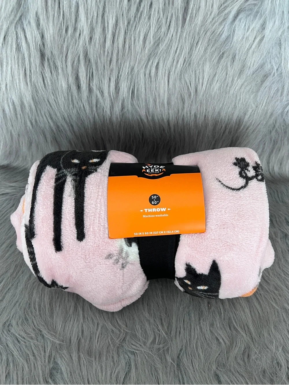 Hyde and EEK! Black cat and pumpkin throw in pink. NWT